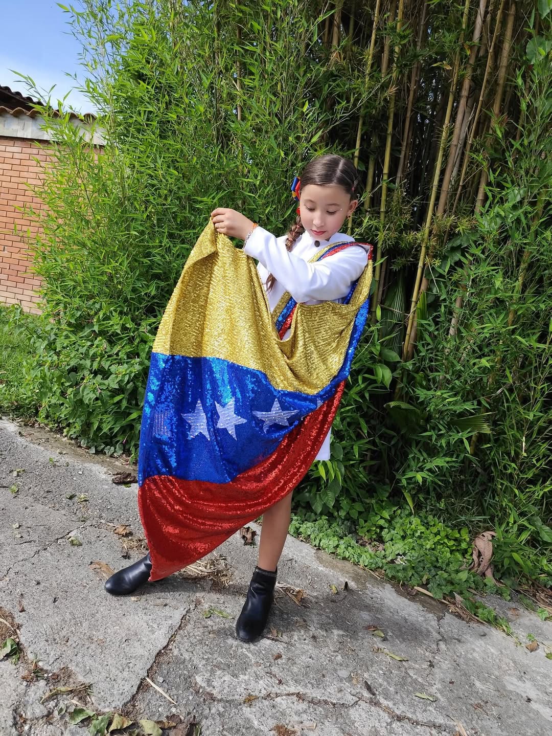 Valerie Bastidas 1er lugar en el Festival “Un Canto para San Antonio”